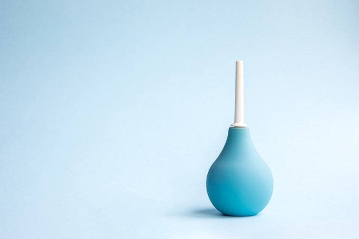 Voorbereiding op anale seks: Anale douche