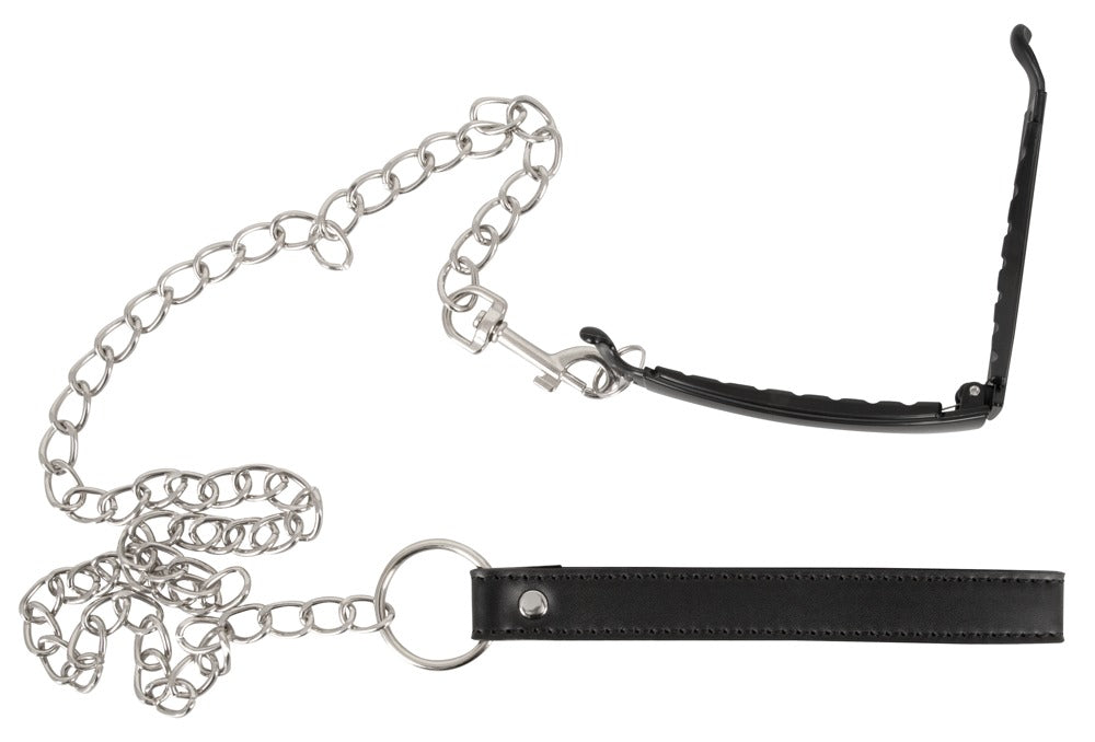 BK Pussy clamp with a leash