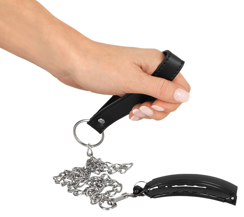 BK Pussy clamp with a leash